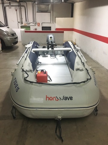 Моторная лодка ПВХ Honwave T40